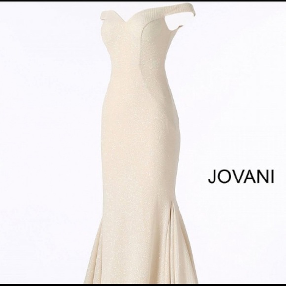 #55187 Jovani White Size 4 Gown - Prom/Pagaent - Picture 3 of 16